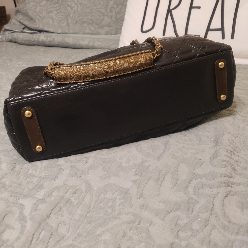 CHANEL Paris-Bombay Stingray Tote - Picture 12 of 17